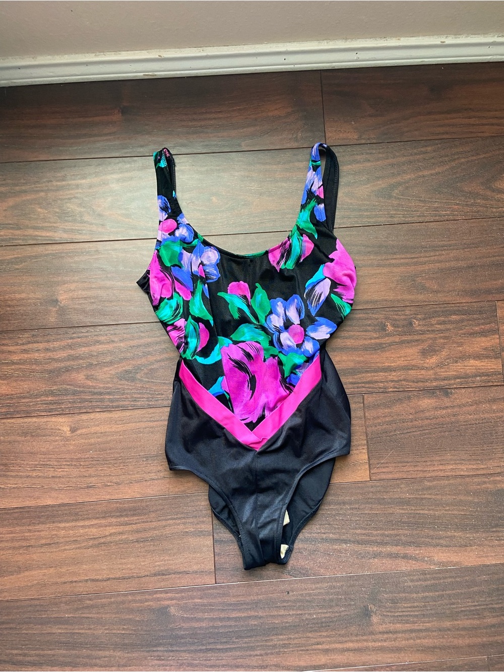 VINTAGE ONE PIECE SWIM SUIT